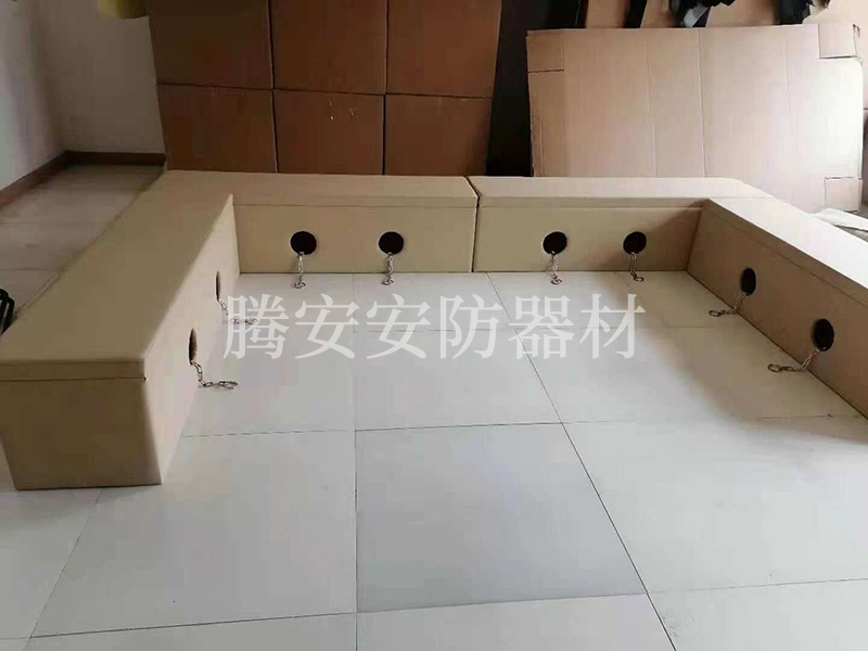審訊椅廠家的犯人椅都分為幾種，使用過程中都有什么注意的地方？